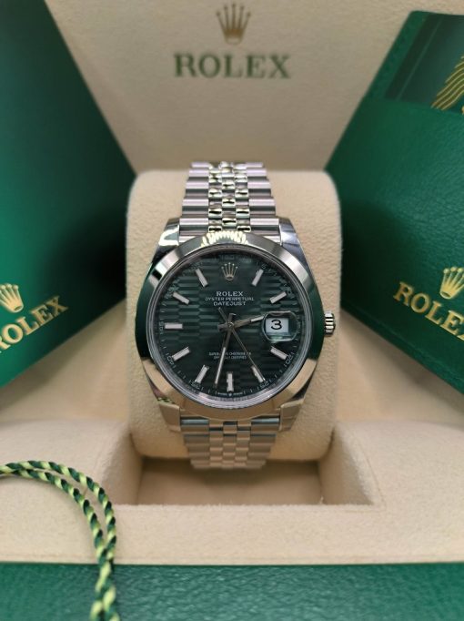 126300 green motif