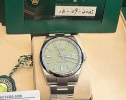 OYSTER PERPETUAL 134300-0006 Pistachio